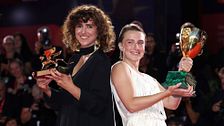 Venezia 83, dai film alla passerella: i look del Festival che hanno davvero lasciato il segno 