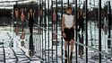 La sfilata Fendi Primavera/Estate 2027 celebra il corpo consapevole e libero delle donne