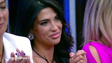 Simona Ventura annuncia la pace tra Israele e Hamas