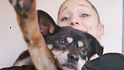 Ariana Grande, l'addio alla cagnolina di 17 anni
