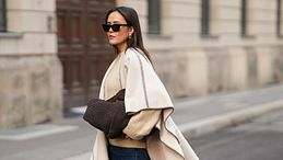 Mantelle: il classico regale in chiave urban da comprare per la primavera