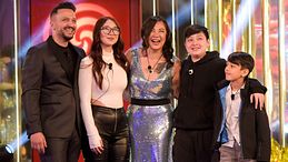 Rosy Chin riabbraccia i figli e il marito: "Sono stata autentica"