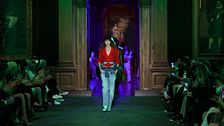 La sfilata Louis Vuitton Cruise 2027, un dialogo tra arte, moda e architettura