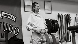 Federica Pellegrini, gli scatti in palestra con il pancione