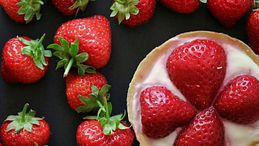 Fragole, il gusto della primavera tra pasticceria e alta cucina