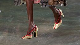 Dalle passerelle al guardaroba, queste sono i 5 modelli di scarpe da avere a settembre
