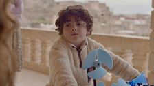 Far away, la puntata del 14 agosto in streaming