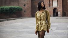 Come indossare il color khaki ispirandosi ai look da passerella