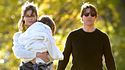 La figlia di Tom Cruise e Katie Holmes rinuncia al cognome del padre