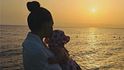 Anna Tatangelo, la foto al mare con la figlia Beatrice