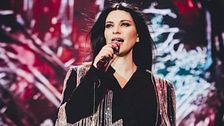 Laura Pausini: “Ho eliminato tutti i social e cambiato numero di telefono”