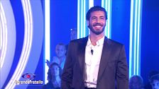 Omer Elomari entra nella Casa del Grande Fratello