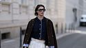 Come abbinare il marrone con il blu, guida alla color combo più chic e cool della moda Autunno 2026