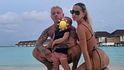Lazza e Greta Orsingher, le foto alle Maldive insieme al figlio