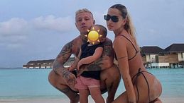 Lazza e Greta Orsingher, le foto alle Maldive insieme al figlio