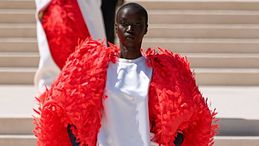 La nuova identità (corale) di Balenciaga Haute Couture Autunno/Inverno 2026-2027
