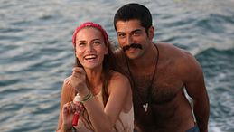 Un amore come te, il film con Burak Özçivit in onda su Canale 5 