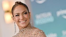 Jennifer Lopez, 5 segreti di bellezza per replicarne il glow