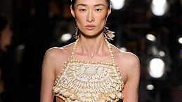Parigi Fashion Week SS26: Balmain, il dettaglio come sistema