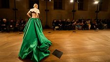 Paris Fashion Week SS26: Balenciaga, l’emozionante debutto di Pierpaolo Piccioli