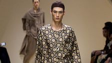 Il sogno nel deserto di Emporio Armani, in assenza di Re Giorgio