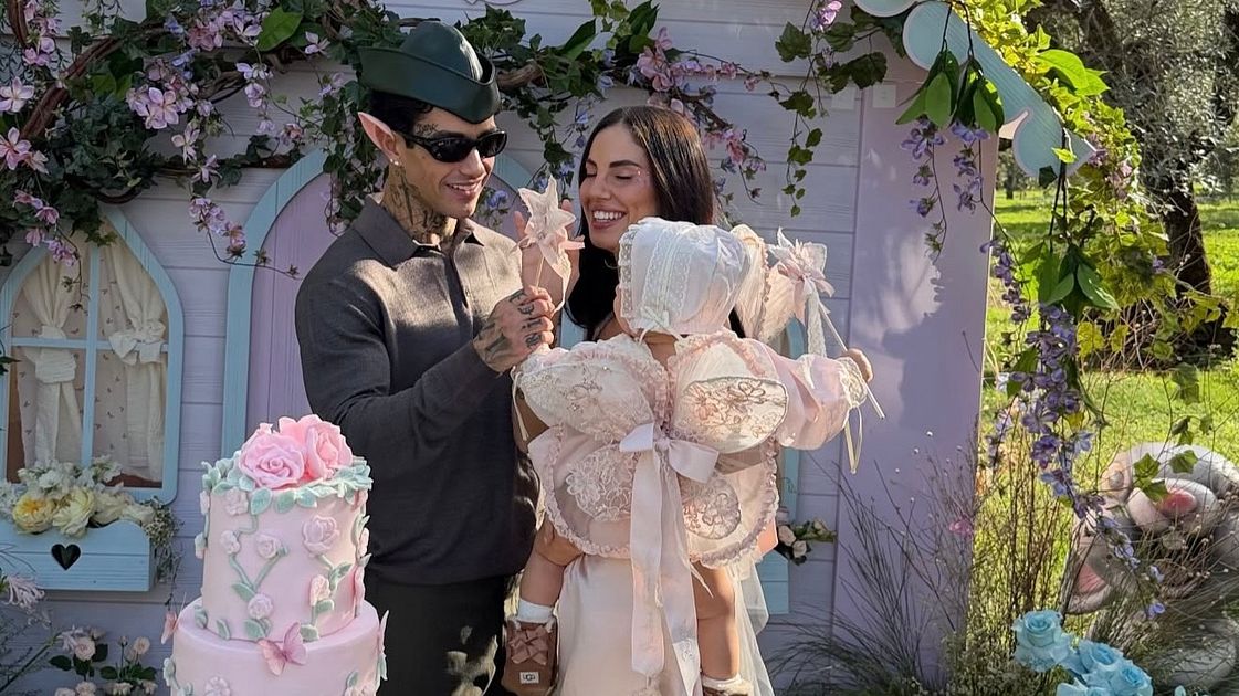 Giulia De Lellis e Tony Effe si trasformano in fatina ed elfo per il ...