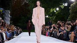 Paris Fashion week, il completo sartoriale in 7 nuove anime per la PE2027 