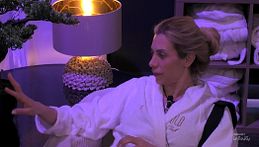 GF Vip, Paola Caruso critica Adriana Volpe: "Mi ha guardato male"