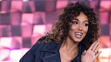 Samira Lui commossa per la sorpresa di Gerry Scotti: "Posso dirgli solo grazie"