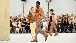 Tendenze Uomo Primavera/Estate 2027, guida alla moda maschile che verrà