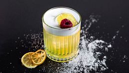 Aperitivo ready-to-drink? Sì. Ma i grandi classici vogliono il loro rituale immortale