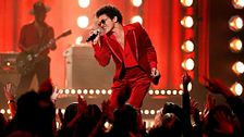 Bruno Mars: il compleanno di un’icona che veste la musica
