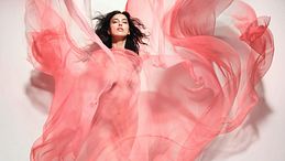 Elements: il nuovo Calendario Pirelli 2026 di Sølve Sundsbø che trasforma la natura in visione