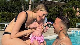 Arianna Montefiori, il primo bagnetto della figlia Allegra