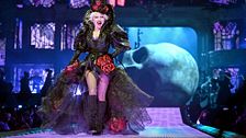 Lady Gaga 2025, il ritorno con il tour The Mayhem Ball: la moda come linguaggio del caos