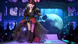 Lady Gaga 2025, il ritorno con il tour The Mayhem Ball: la moda come linguaggio del caos