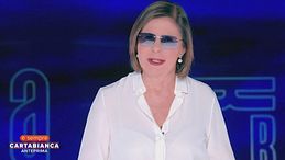 Bianca Berlinguer in onda con gli occhiali da sole dopo l'operazione all'occhio