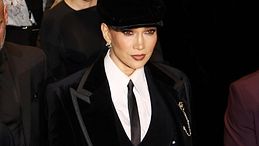 Jennifer Lopez in coppola conquista Milano, il nuovo colpo di stile da Dolce&Gabbana