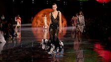 Slip dress, l’abito sottoveste amato dalle star è tra le tendenze più forti dell’Estate 2026