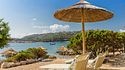 5 hotel con spiaggia privata: quando il mare arriva direttamente in camera  
