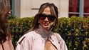 Tutti i look di J.Lo a Parigi e quei bermuda nuovo must have estivo