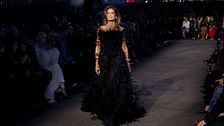 La sfilata Gucci Cruise 2026 celebra New York e porta in passerella un nuovo guardaroba essenziale