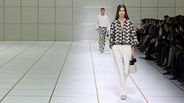 La sfilata Giorgio Armani Primavera/Estate 2027 chiude la Milano Fashion Week