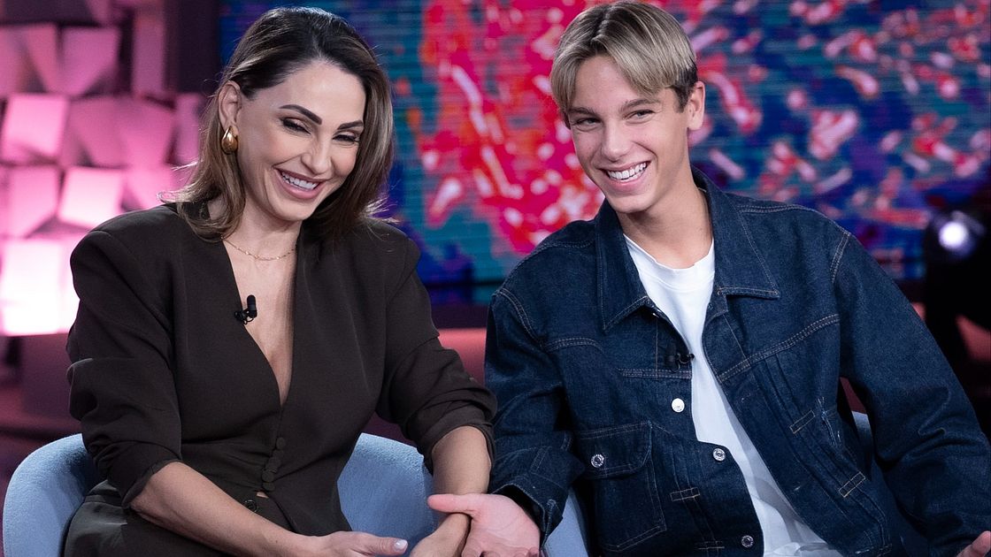 Anna Tatangelo presenta a Verissimo il figlio Andrea: 