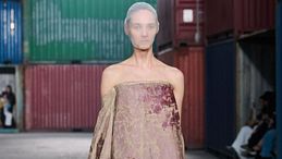 Cosa rimarrà della sfilata Maison Margiela a Shanghai? 5 codici che vanno oltre il fashion moment