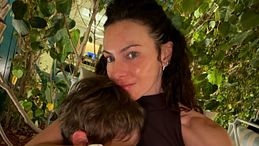 Paola Turani: “Ho sbagliato a mostrare mio figlio online"