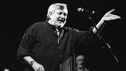 Addio a Francesco Guccini