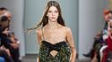 In costume animalier all day long: i modelli dell’estate 2026 e le idee per abbinarli da mattina a sera