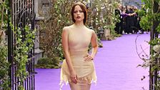 Le tired girl: il beauty look che dal cinema ai social, passando per le passerelle fa impazzire pubblico e star