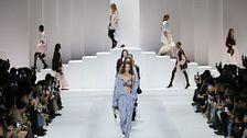 Milano Fashion Week SS26: il diavolo non veste più Prada, Meryl Streep e il trionfo di Dolce & Gabbana